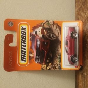 Brand New Matchbox Toyota Hilux Pickup 2021 MBX Off-Road (13/100)